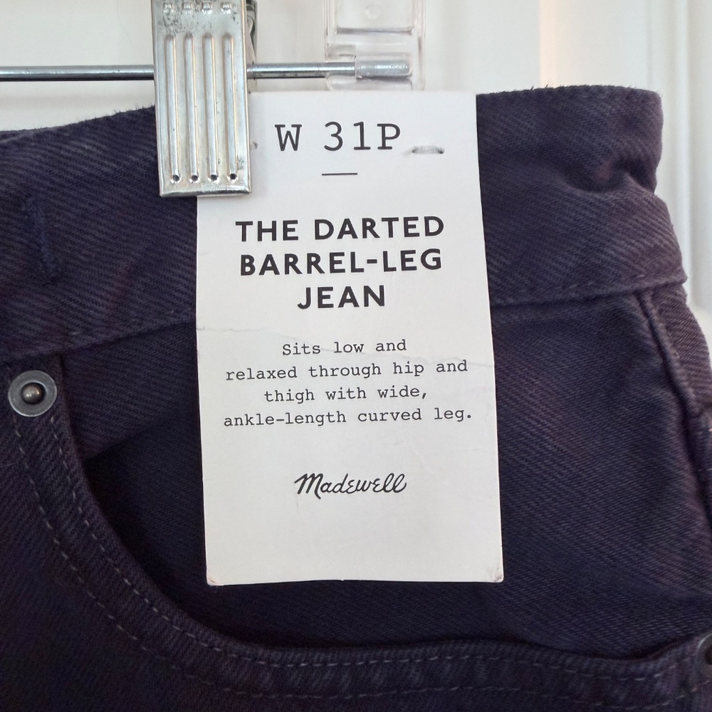 NWT Madewell Darted Barrel-Leg Jeans – Dark Rinse, Petite 31 (NW546) - Picture 4 of 5